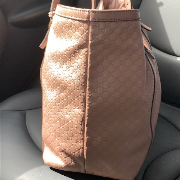 Gucci Handbags - Gucci Tote